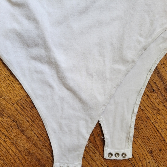 Vintage Cute and Comfy Bodysuit Size Medium ๐ค - Picture 10 of 11